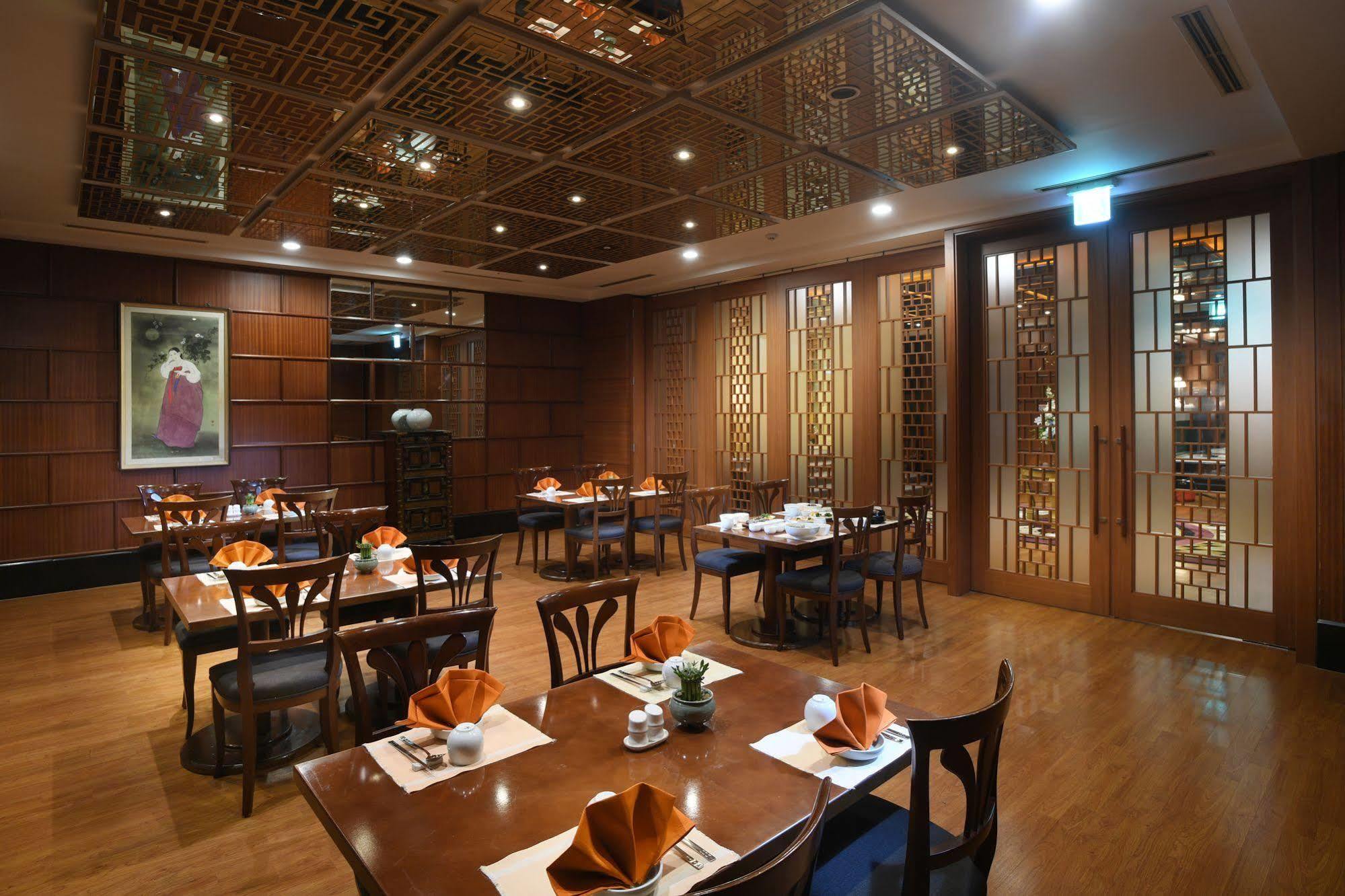 Jeju Oriental Hotel & Casino Exterior photo